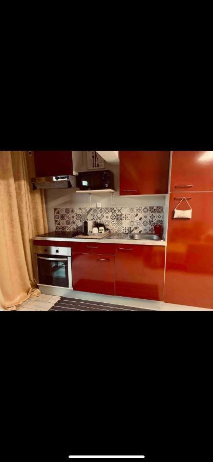 Cap Austral Apartment Сен-Пиер Екстериор снимка